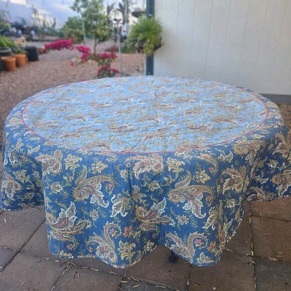 Williams-Sonoma Other - Williams Sonoma Quilted Reversible Round Tablecloth Paisley Stripe French 70"